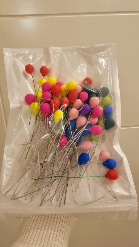 بلالين بألوان مشكلة